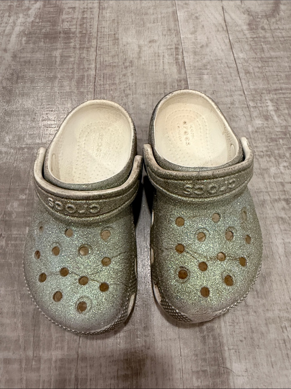 CROCS Kids Glitter Clog in Silver-Green Sparkle